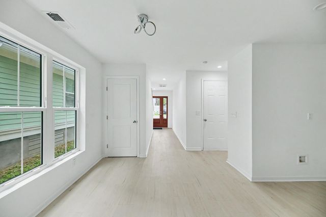 2709 Henry Street, North Charleston, SC 29405