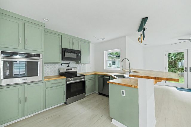 2709 Henry Street, North Charleston, SC 29405