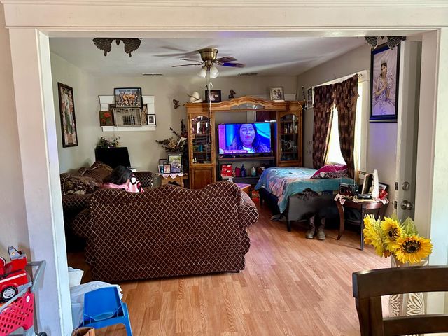 4585 E Balch Avenue, Fresno, CA 93702