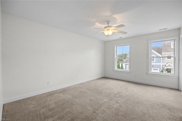 6 Village Park LN, Poquoson, VA 23662