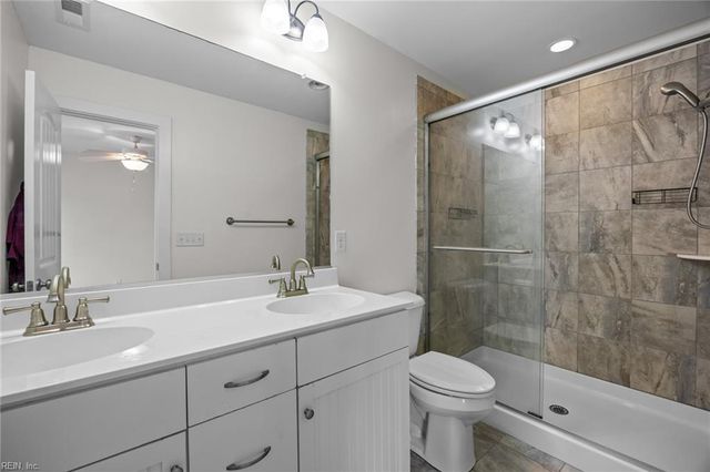 6 Village Park LN, Poquoson, VA 23662
