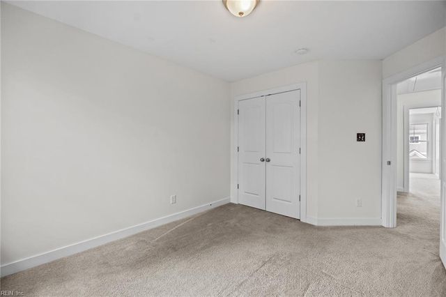 6 Village Park LN, Poquoson, VA 23662