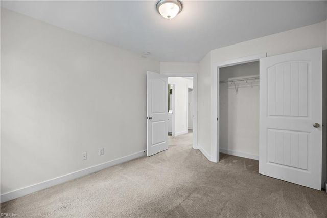 6 Village Park LN, Poquoson, VA 23662