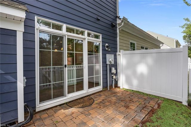 6 Village Park LN, Poquoson, VA 23662