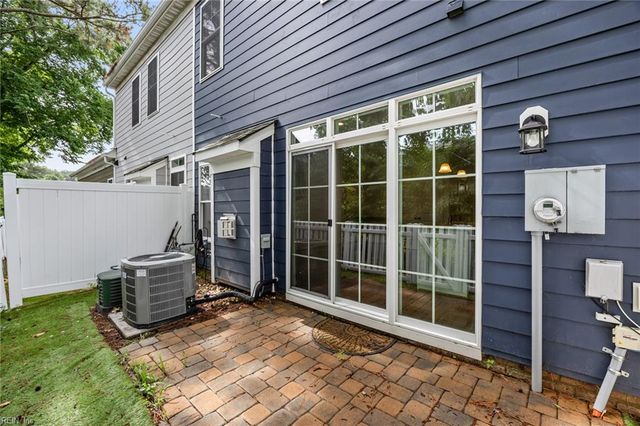 6 Village Park LN, Poquoson, VA 23662