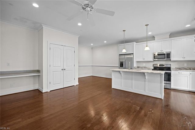 6 Village Park LN, Poquoson, VA 23662