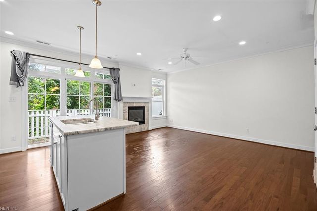 6 Village Park LN, Poquoson, VA 23662