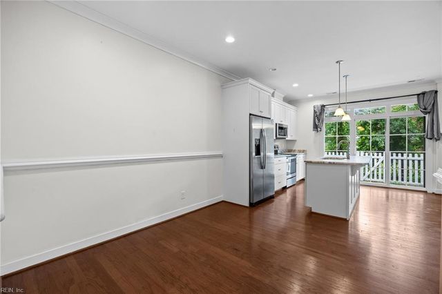 6 Village Park LN, Poquoson, VA 23662