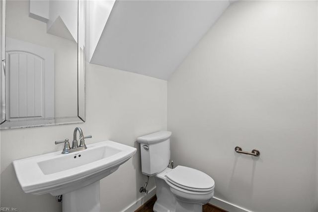 6 Village Park LN, Poquoson, VA 23662