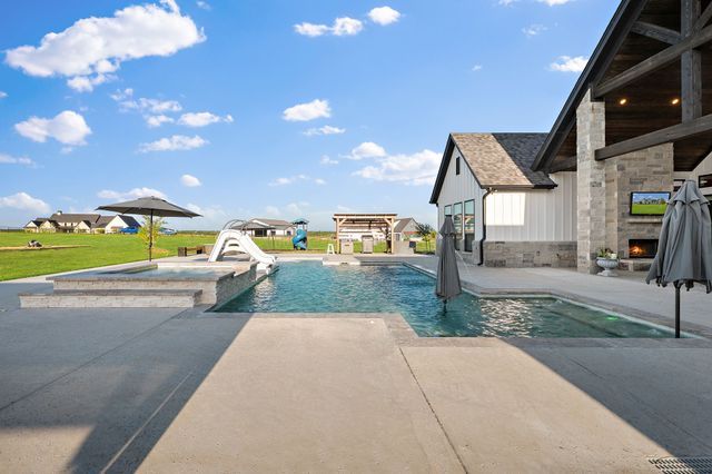 412 Royal Santana Run, Weatherford, TX 76087