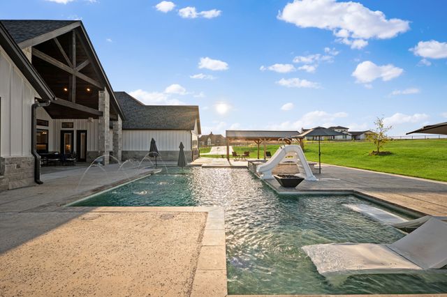 412 Royal Santana Run, Weatherford, TX 76087