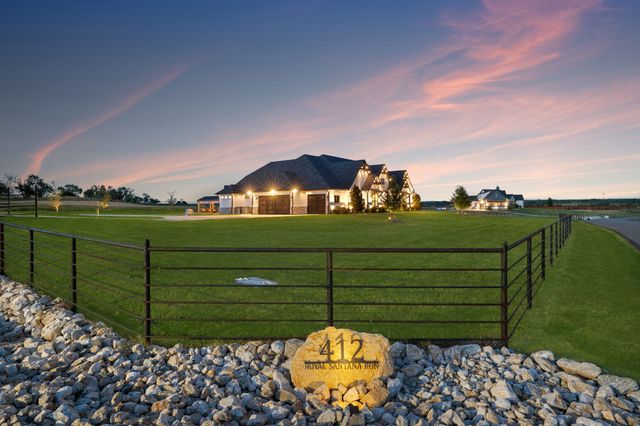 412 Royal Santana Run, Weatherford, TX 76087