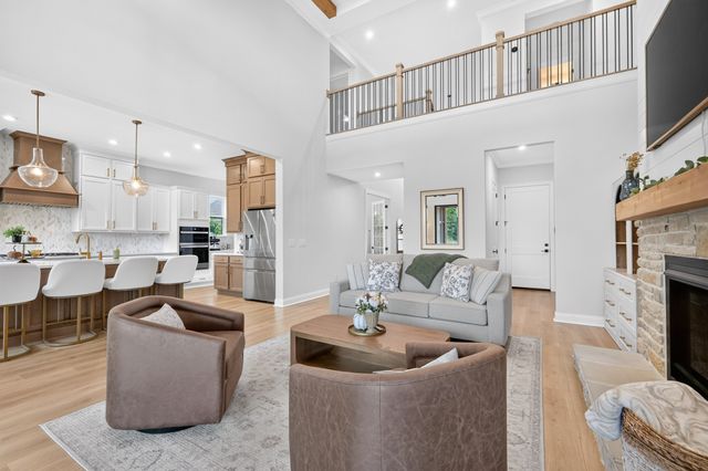 3384 Sarah Bee Ln, Thompsons Station, TN 37179