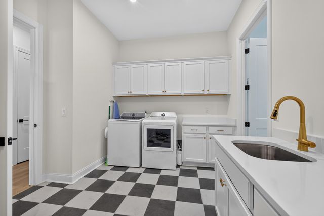 3384 Sarah Bee Ln, Thompsons Station, TN 37179