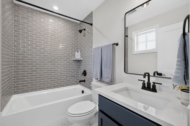 3384 Sarah Bee Ln, Thompsons Station, TN 37179