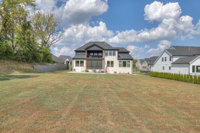 3384 Sarah Bee Ln, Thompsons Station, TN 37179