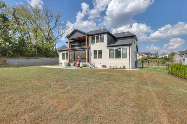 3384 Sarah Bee Ln, Thompsons Station, TN 37179