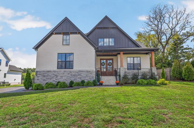 3384 Sarah Bee Ln, Thompsons Station, TN 37179
