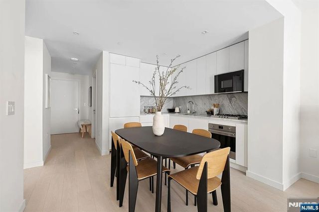144 1st 6G, Jersey City, NJ 07302