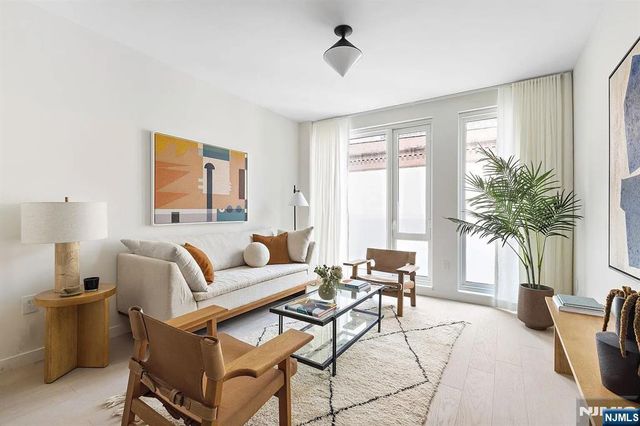 144 1st 6G, Jersey City, NJ 07302