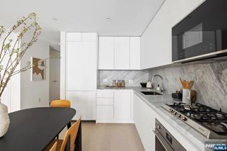 144 1st 6G, Jersey City, NJ 07302