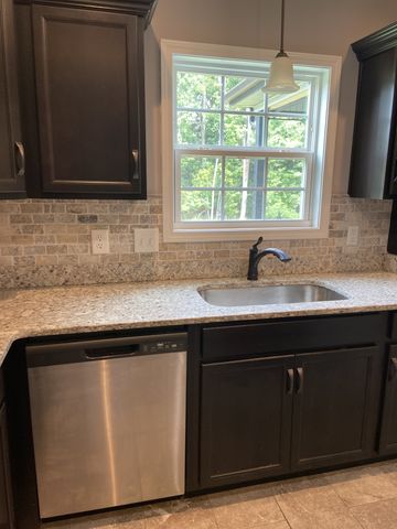 375 Barry Dr, Clarksville, TN 37040