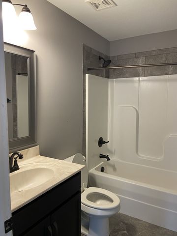 375 Barry Dr, Clarksville, TN 37040