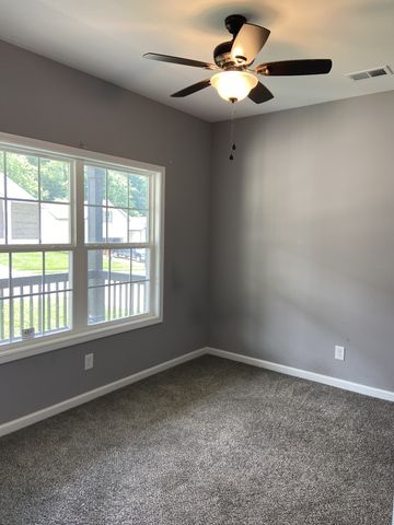 375 Barry Dr, Clarksville, TN 37040