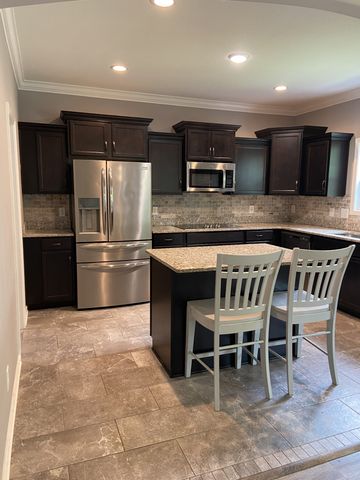 375 Barry Dr, Clarksville, TN 37040