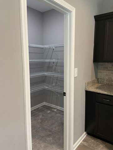 375 Barry Dr, Clarksville, TN 37040