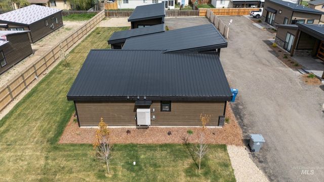 384 W London St, Middleton, ID 83644