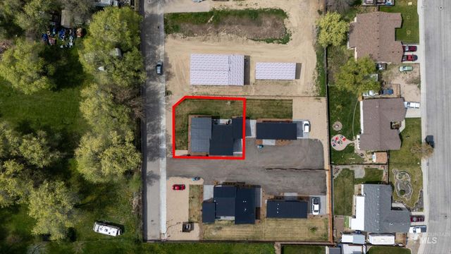 384 W London St, Middleton, ID 83644