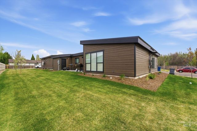 384 W London St, Middleton, ID 83644