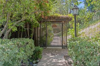24440 Victory 15, Woodland Hills, CA 91367
