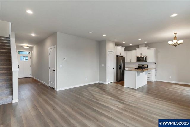 5590 Mountain Quail Dr S, Salem, OR 97306