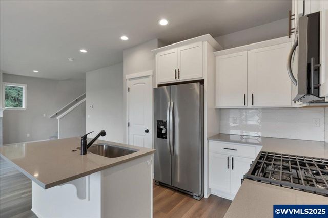 5590 Mountain Quail Dr S, Salem, OR 97306