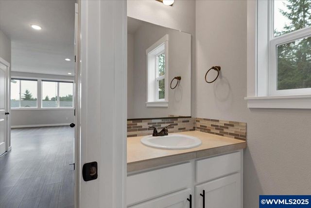 5590 Mountain Quail Dr S, Salem, OR 97306