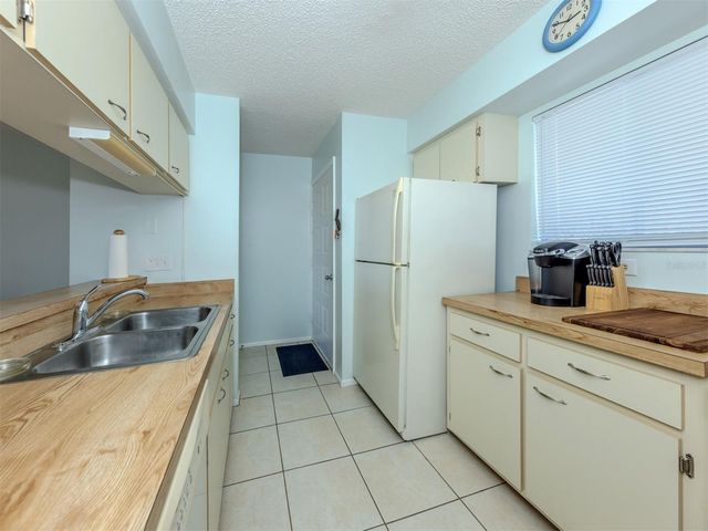 217 AIRPORT AVENUE W 216, Venice, FL 34285