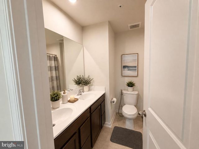 9827 POSTERITY LN, Montgomery Village, MD 20886