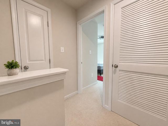 9827 POSTERITY LN, Montgomery Village, MD 20886