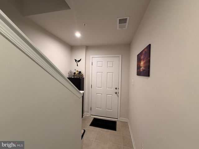 9827 POSTERITY LN, Montgomery Village, MD 20886