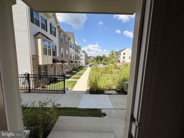 9827 POSTERITY LN, Montgomery Village, MD 20886