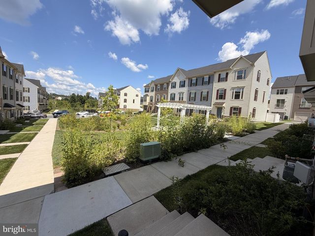 9827 POSTERITY LN, Montgomery Village, MD 20886