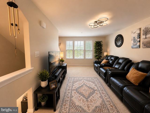 9827 POSTERITY LN, Montgomery Village, MD 20886