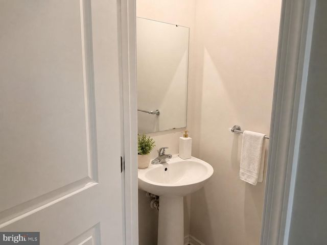 9827 POSTERITY LN, Montgomery Village, MD 20886