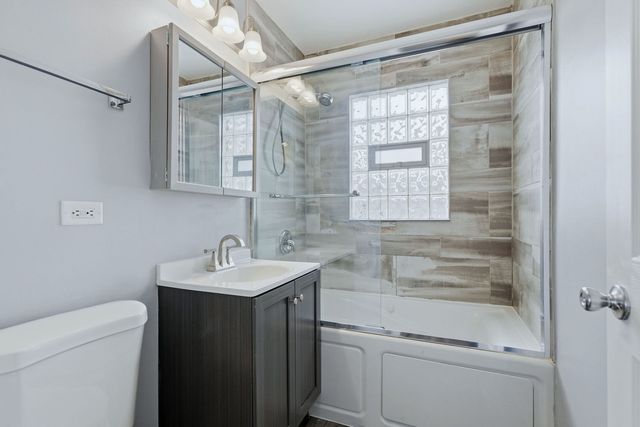 15346 Le Claire Avenue, Oak Forest, IL 60452