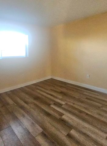 1505 Crescent Circle B24, Lake Park, FL 33403