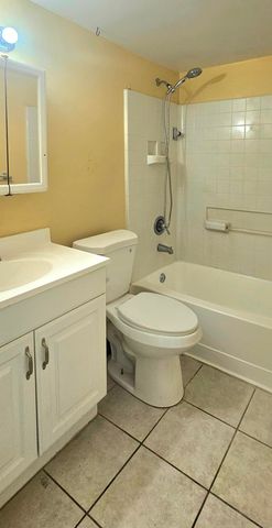 1505 Crescent Circle B24, Lake Park, FL 33403