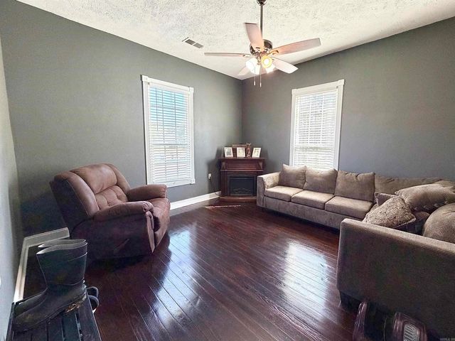 511 W Childress Street, Morrilton, AR 72110