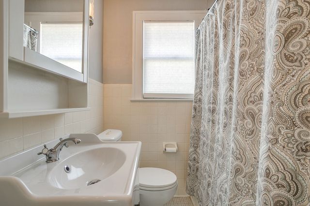 4516 Collinwood Avenue, Fort Worth, TX 76107